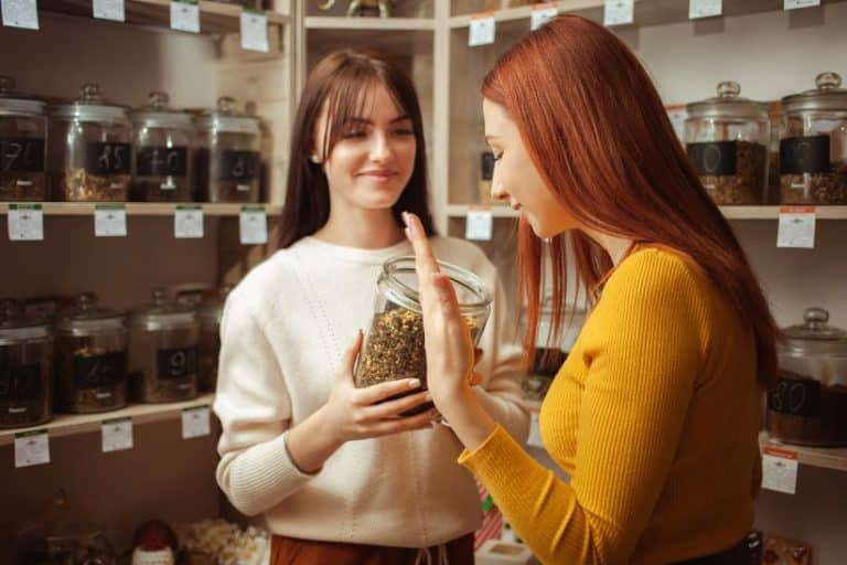 A Pro Handbook for Buying Weed From an Online Pot Shop