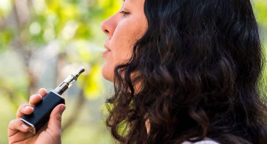 Vaping THC allows you to experience the effects of cannabis more quickly and with less odour than smoking.