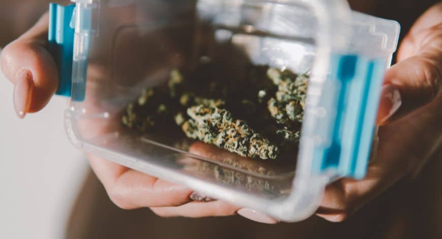 You probably didn’t believe us when we said it’s cheaper to buy pot online in Canada, but that’s okay. 